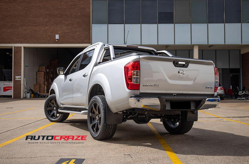 NISSAN NAVARA MOZAMBIQUE MATTE BLACK